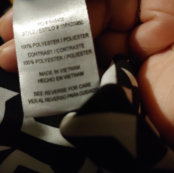 ❤Black & White Sleeveless Top - Picture 8 of 8